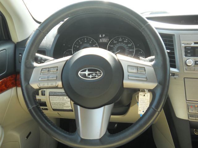 2010 Subaru Legacy LTZ 4X4 (marshalltown)