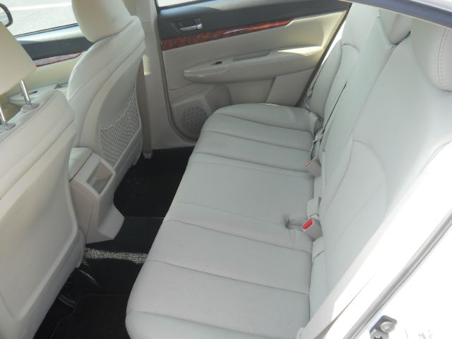 2010 Subaru Legacy LTZ 4X4 (marshalltown)