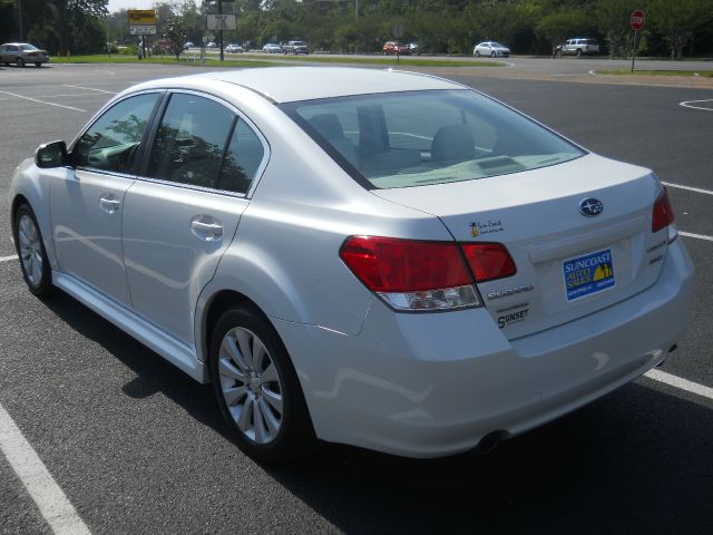 2010 Subaru Legacy LTZ 4X4 (marshalltown)