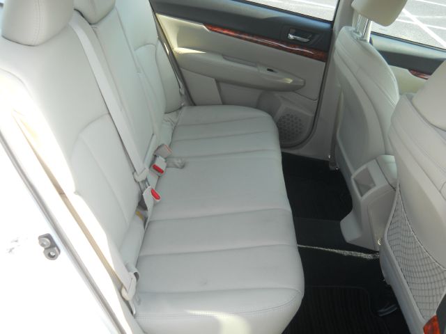 2010 Subaru Legacy LTZ 4X4 (marshalltown)