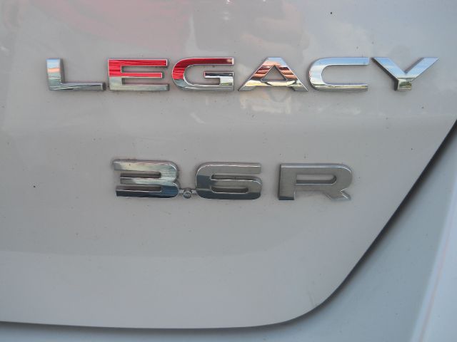 2010 Subaru Legacy LTZ 4X4 (marshalltown)