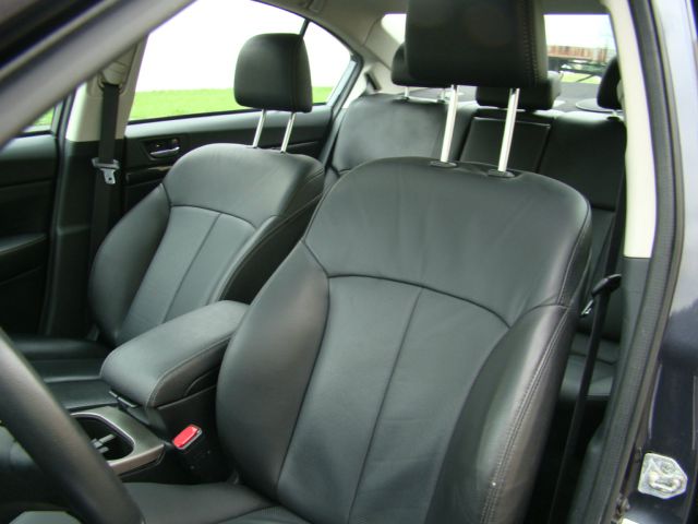 2010 Subaru Legacy LTZ 4X4 (marshalltown)