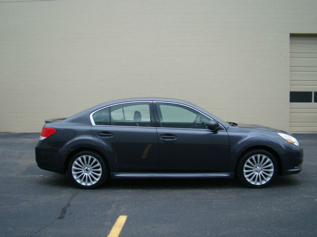 2010 Subaru Legacy LTZ 4X4 (marshalltown)