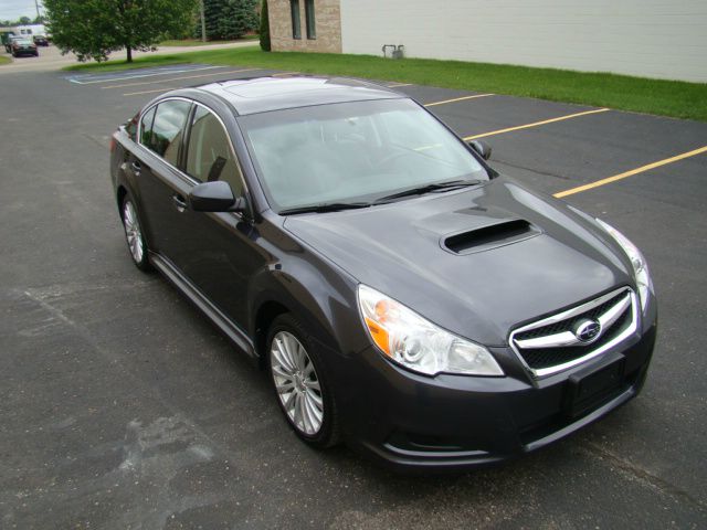 2010 Subaru Legacy LTZ 4X4 (marshalltown)