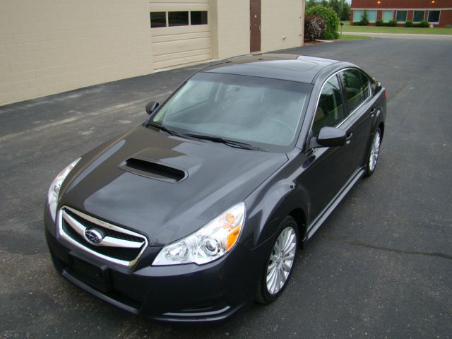 2010 Subaru Legacy LTZ 4X4 (marshalltown)