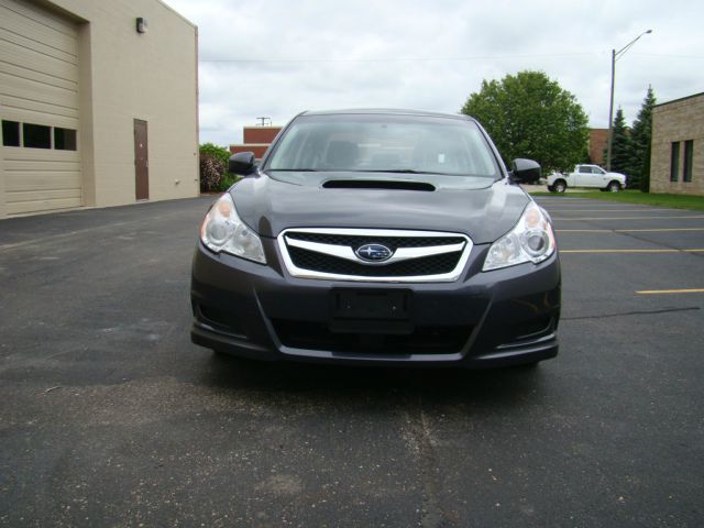 2010 Subaru Legacy LTZ 4X4 (marshalltown)
