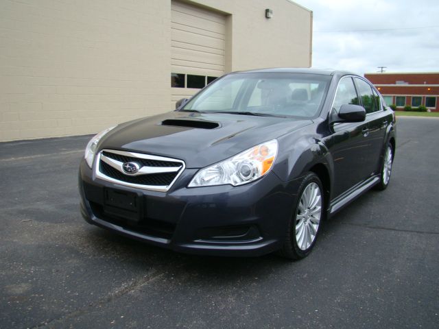 2010 Subaru Legacy LTZ 4X4 (marshalltown)