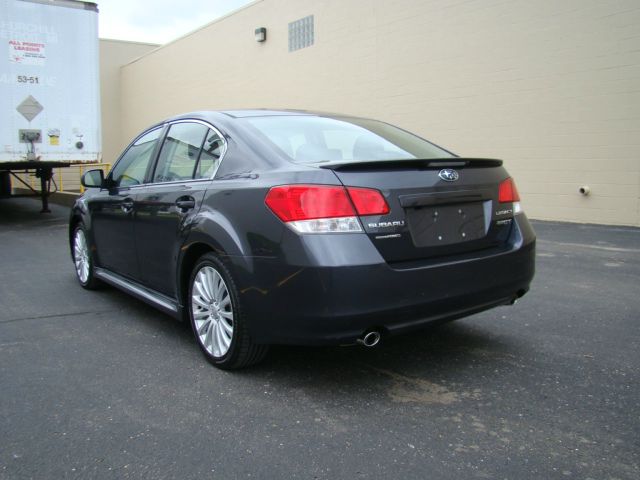 2010 Subaru Legacy LTZ 4X4 (marshalltown)