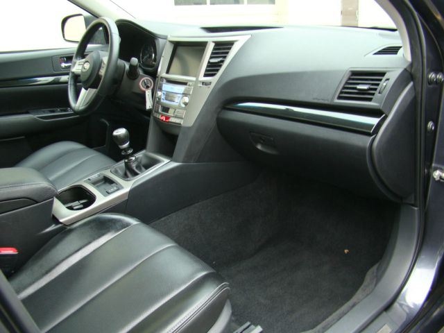 2010 Subaru Legacy LTZ 4X4 (marshalltown)