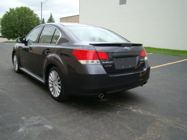 2010 Subaru Legacy LTZ 4X4 (marshalltown)