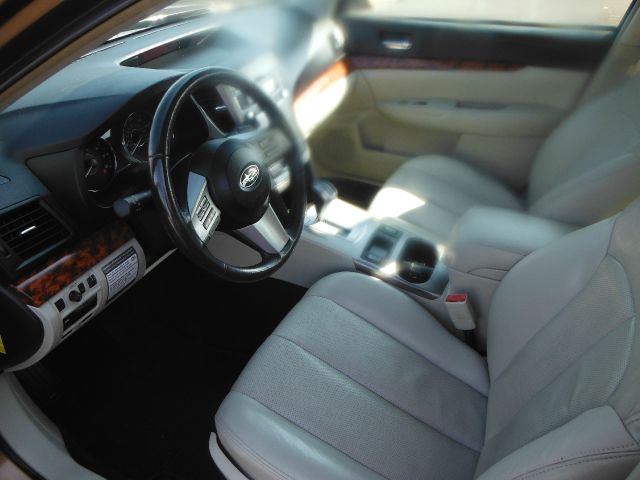 2011 Subaru Legacy LTZ 4X4 (marshalltown)