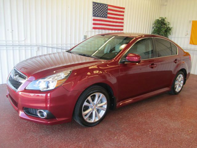 2013 Subaru Legacy LTZ 4X4 (marshalltown)