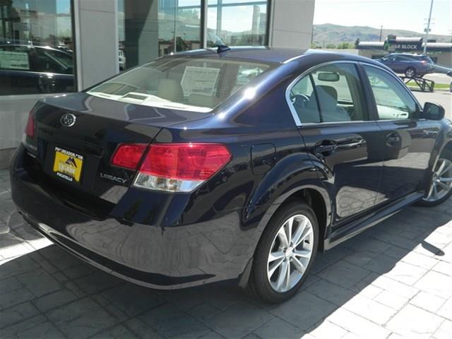 2013 Subaru Legacy LTZ 4X4 (marshalltown)