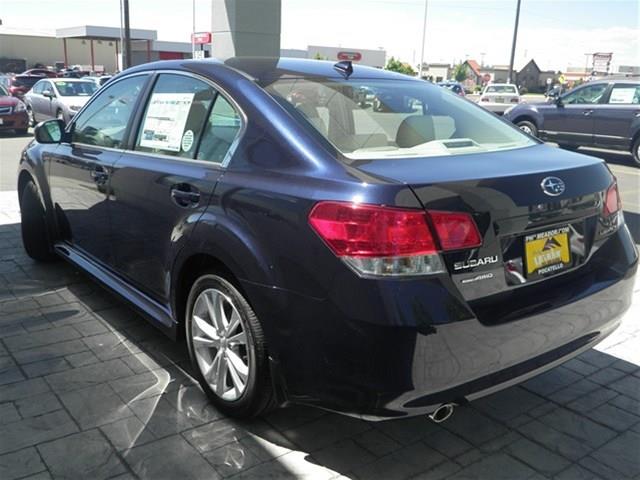 2013 Subaru Legacy LTZ 4X4 (marshalltown)