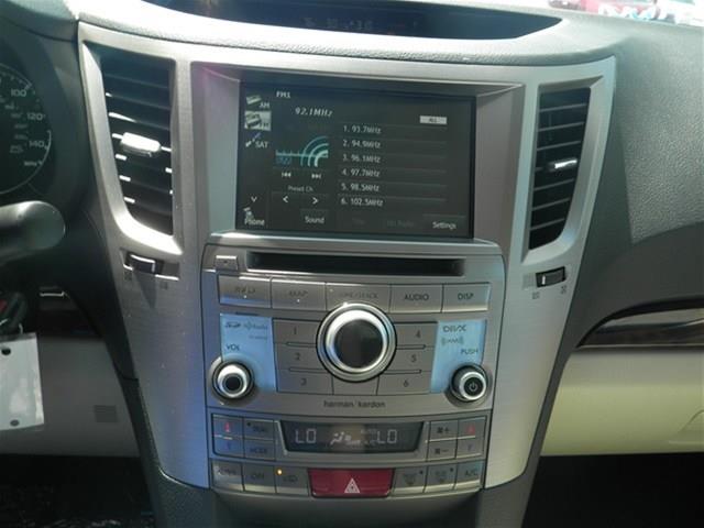 2013 Subaru Legacy LTZ 4X4 (marshalltown)