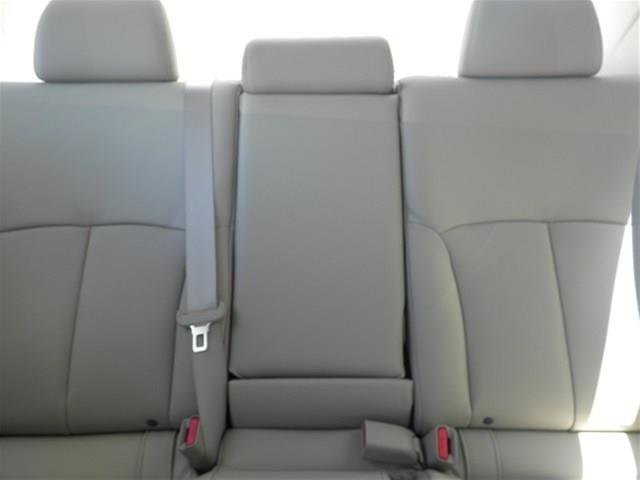 2013 Subaru Legacy LTZ 4X4 (marshalltown)