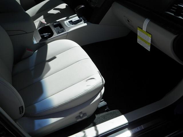 2013 Subaru Legacy LTZ 4X4 (marshalltown)