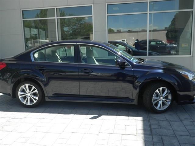 2013 Subaru Legacy LTZ 4X4 (marshalltown)