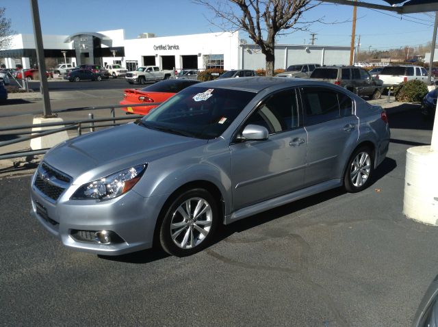 2013 Subaru Legacy LTZ 4X4 (marshalltown)
