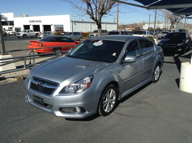 2013 Subaru Legacy LTZ 4X4 (marshalltown)