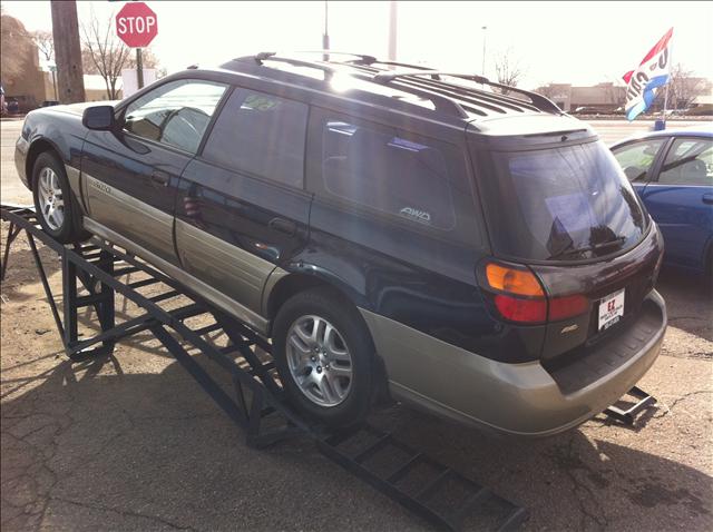 2000 Subaru Outback Base
