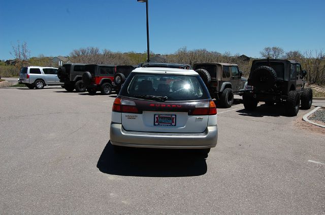 2000 Subaru Outback LS 4WD