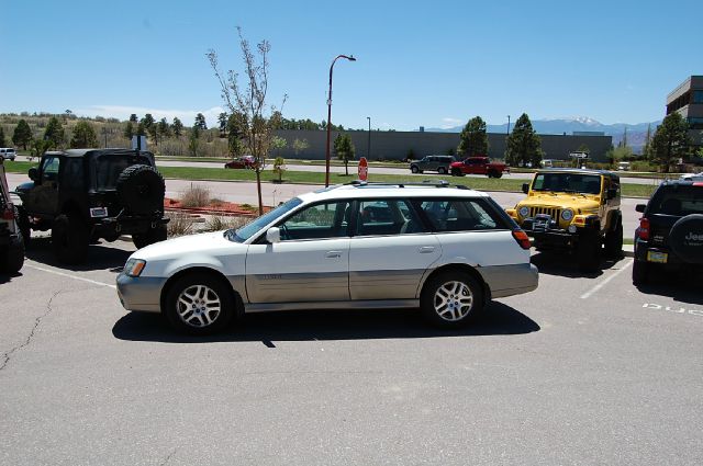 2000 Subaru Outback LS 4WD