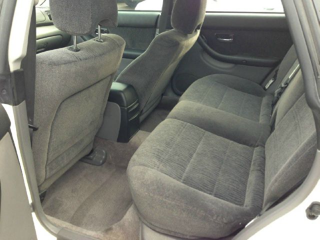 2000 Subaru Outback Ext Cab 125.9 WB 2WD Work Tru