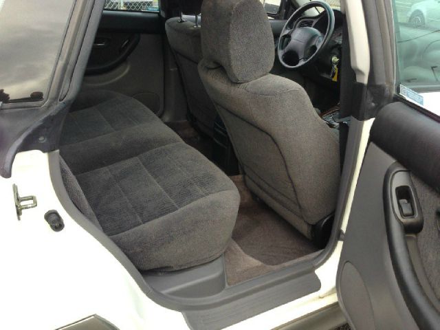 2000 Subaru Outback Ext Cab 125.9 WB 2WD Work Tru