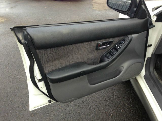 2000 Subaru Outback Ext Cab 125.9 WB 2WD Work Tru