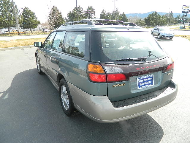2002 Subaru Outback Base