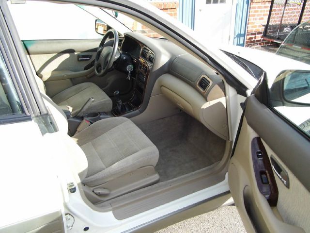 2002 Subaru Outback 143.5 LTZ