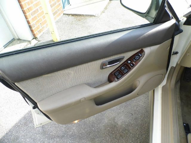 2002 Subaru Outback 143.5 LTZ