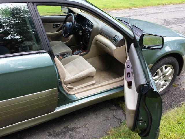 2002 Subaru Outback 143.5 LTZ