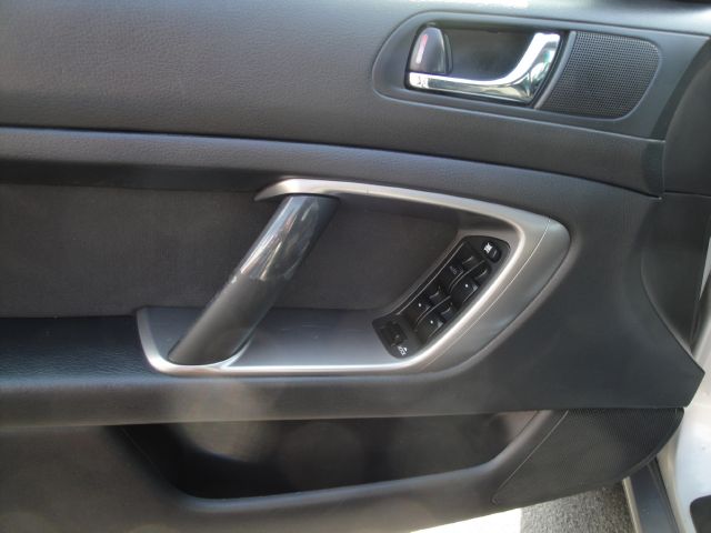 2005 Subaru Outback Sun/nav