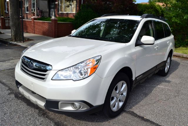 2010 Subaru Outback LTZ 4X4 (marshalltown)