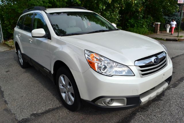 2010 Subaru Outback LTZ 4X4 (marshalltown)