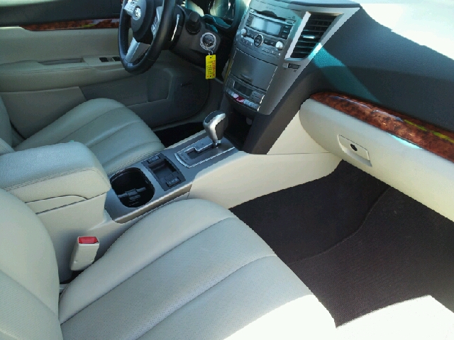 2010 Subaru Outback LTZ 4X4 (marshalltown)