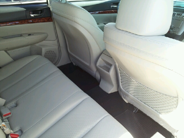 2010 Subaru Outback LTZ 4X4 (marshalltown)