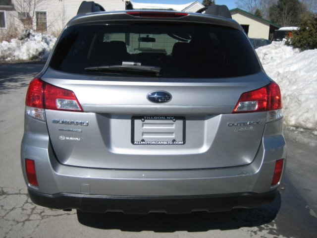 2010 Subaru Outback 2.3T Sedan 4D