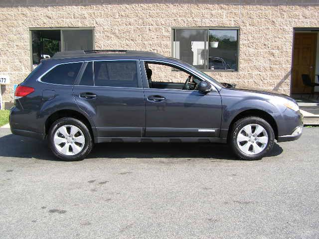 2011 Subaru Outback 2.3T Sedan 4D