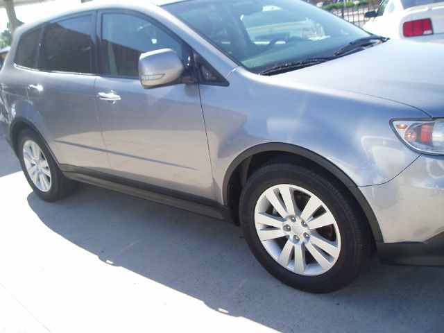2008 Subaru Tribeca 5d Hatchback
