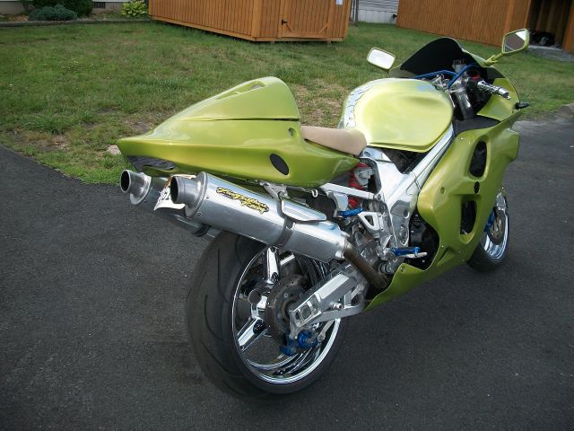 2000 Suzuki 1000 14 Box MPR