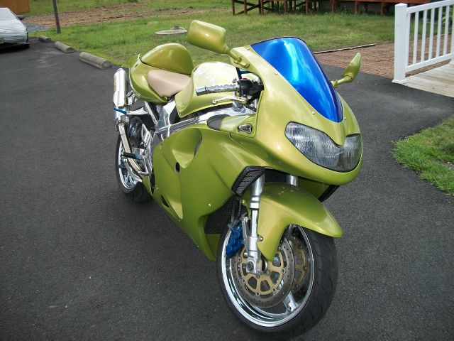 2000 Suzuki 1000 14 Box MPR