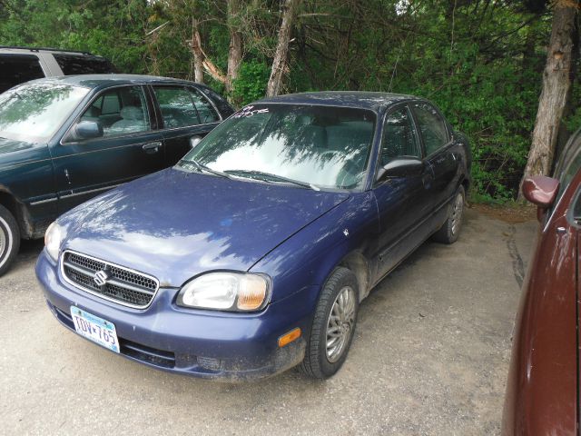 1999 Suzuki Esteem S Sedan