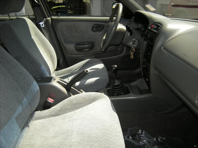 2001 Suzuki Esteem Unknown