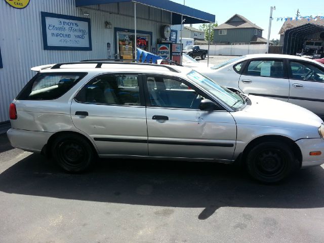 2001 Suzuki Esteem SE Crew Cab 4WD FFV