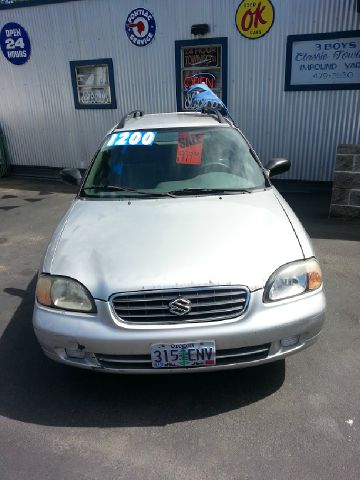 2001 Suzuki Esteem SE Crew Cab 4WD FFV