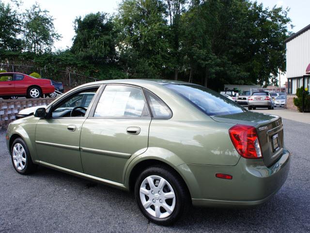 2005 Suzuki Forenza XR