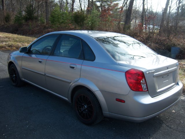 2005 Suzuki Forenza XR